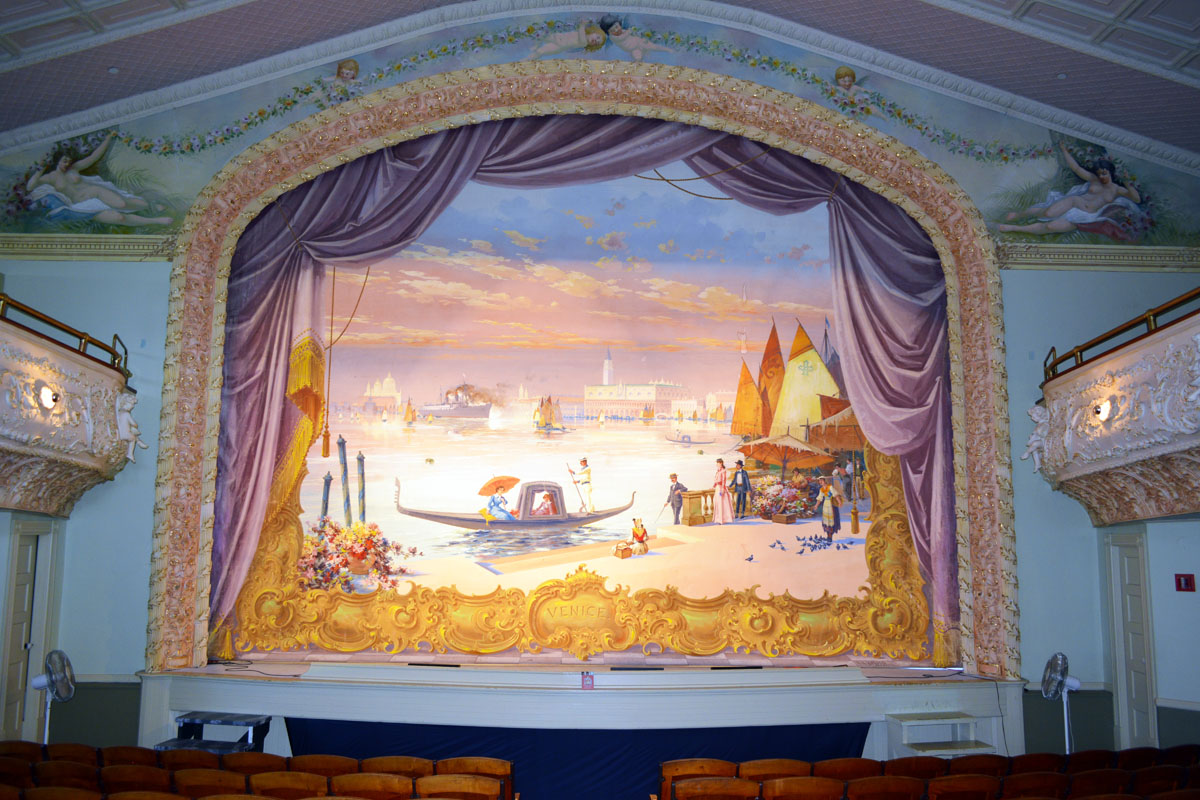 Derby_Line__Opera_House__DSC5320.jpg