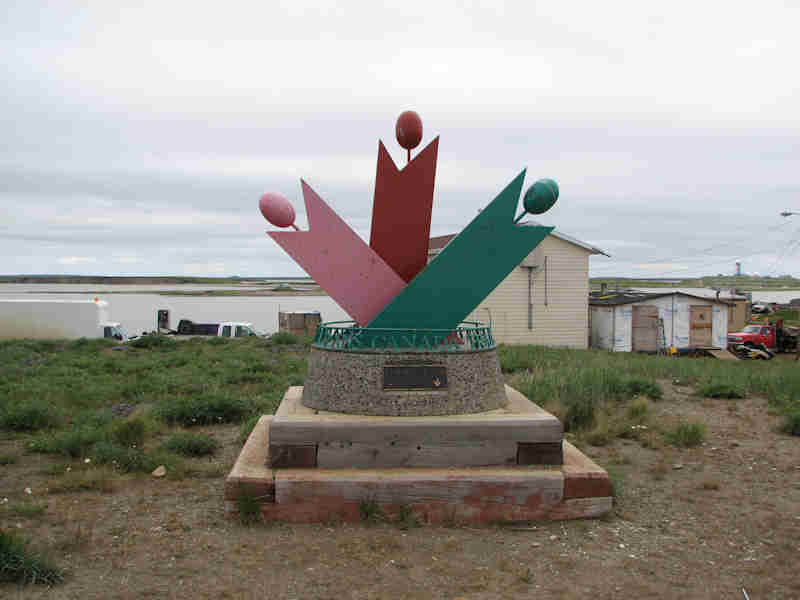 Tuktoyaktuk, Beaufort Sea, Start of the Canada Trail
