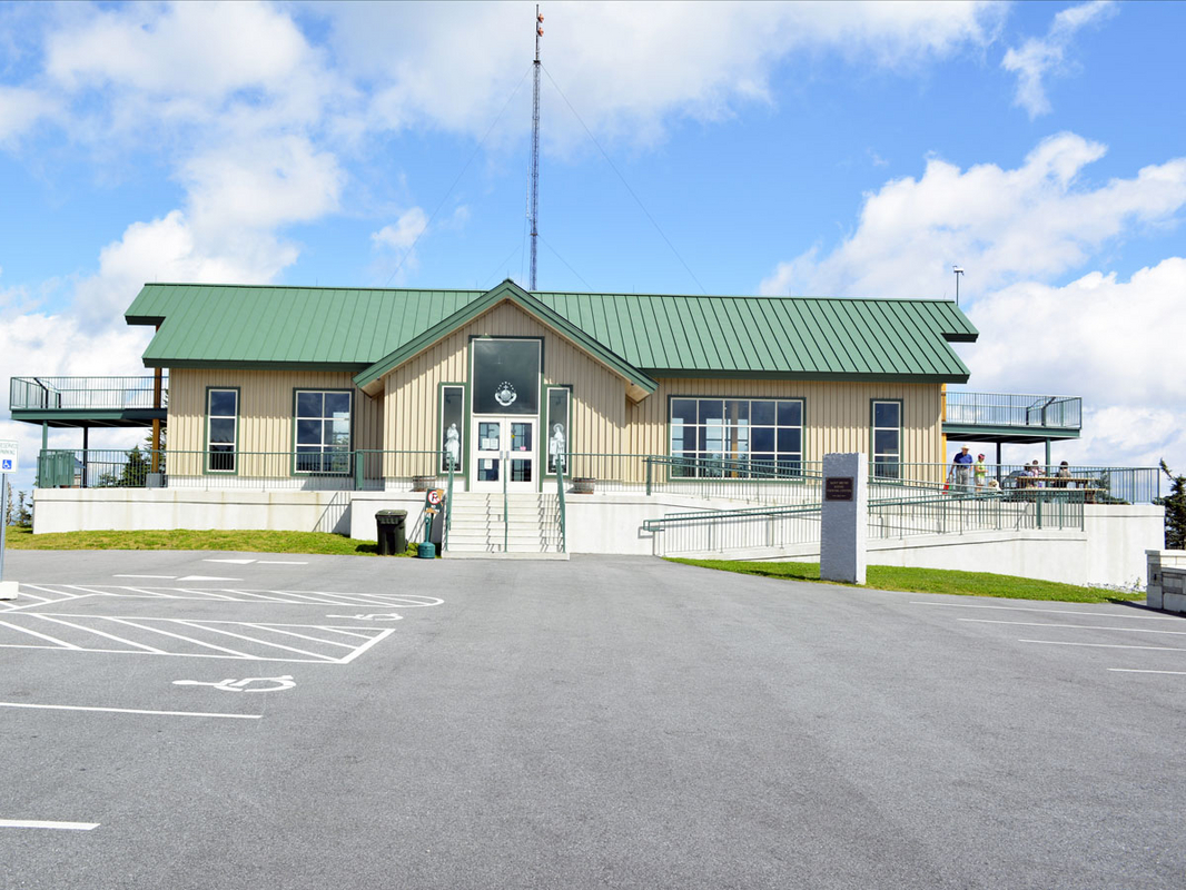 Mount_Equinox__Visitor_Center_and_Chapel__DSC5118.jpg